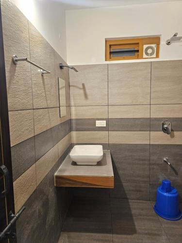 Rolax Tourist home – Thekkady, NE