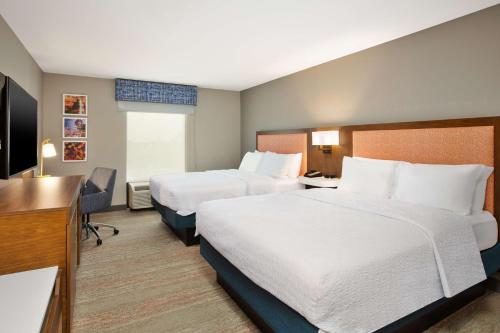 Hampton Inn Clinton - image 11