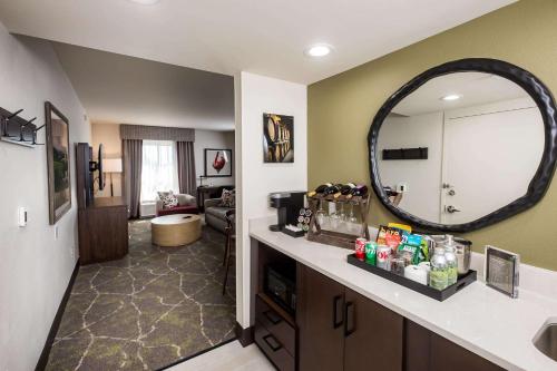 Hampton Inn & Suites Dobson - image 14