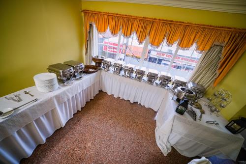 Comida y bebida, Hotel Palmyra Grand Inn in Kochi