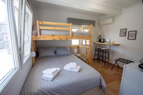 Birdhouse Apartment Athens, Atenas