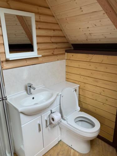 Glenwood glamping pod in Морар