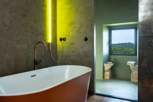 Consolacion Hotel in Monroyo