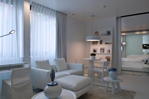 B-aparthotel Regent - image 9