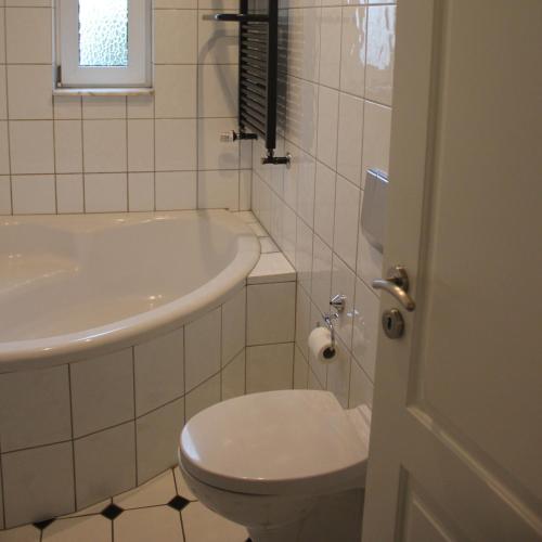 3 bedrooms, 6 beds