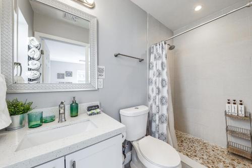 2 Mi to Hard Rock Casino Fort Lauderdale Abode! in Fort Lauderdale, USA