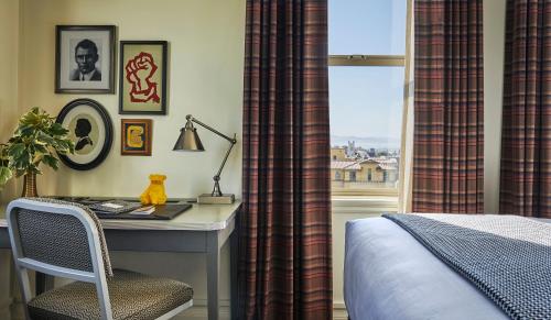 Graduate King Room - Top Floor