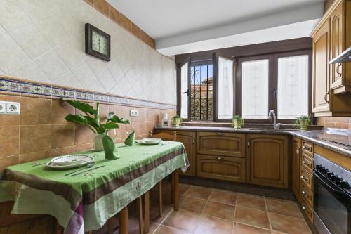 La Casuca, entre Mar y Montaña (La Casuca, entre Mar y Montana) in Udias