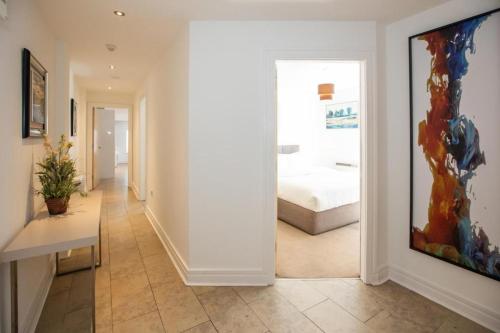 Three-Bedroom Premium Apartment with Balcony image 7