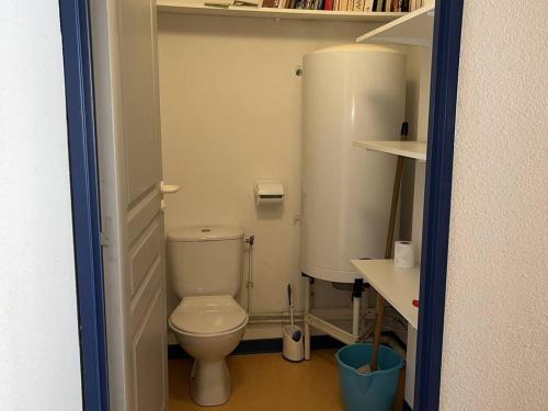 Apartment (6 Adults) image 9