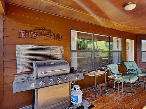 Ain't No Better View 3 Bedrooms Sleeps 8 Jetted Tub Pool Table Hot Tub - image 2