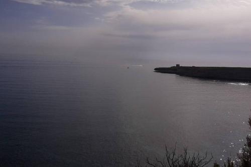 Spotless apartment with views of St Thomas bay in มาสคาลา