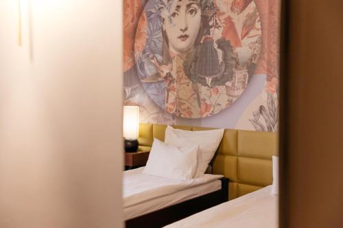 Vanilla Hotel - image 5