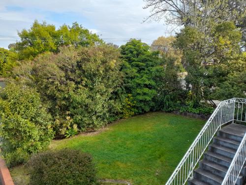 墨尔本Balwyn north全屋地毯带衣柜安静舒适小屋3 in Balwyn North