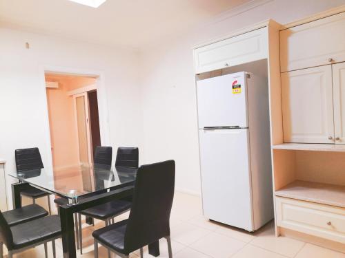 墨尔本Balwyn north全屋地毯带衣柜安静舒适小屋3 in Balwyn North