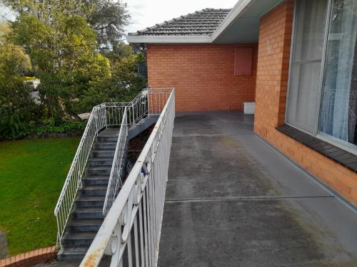 墨尔本Balwyn north全屋地毯带衣柜安静舒适小屋3 in Balwyn North
