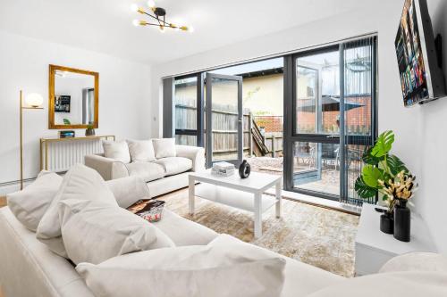 City Centre Townhouse - Three Bedrooms - Garage - Garden - Balcony 19L gîte à louer The Spires Birmingham