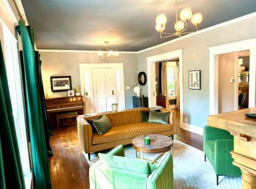 . Becky's Place Hopkinsville