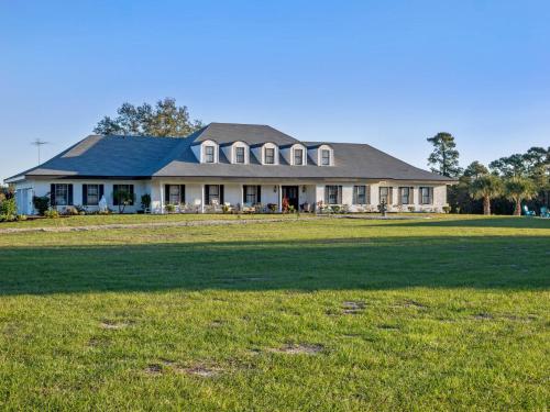 Centrally located spacious estate on 20 acres with a salt pool in Oviedo, Vereinigte Staaten von Amerika