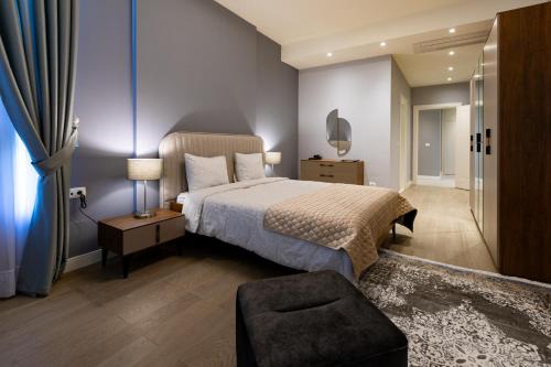 4 bedrooms, 5 beds