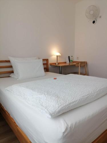 Hotel Hanseatic-garni 1.1km von Grünstraße entfernt