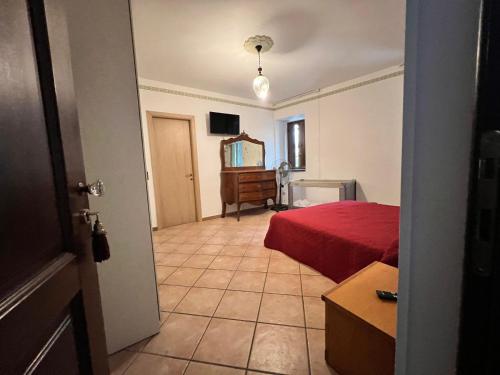 Deluxe Double or Twin Room with Mountain View