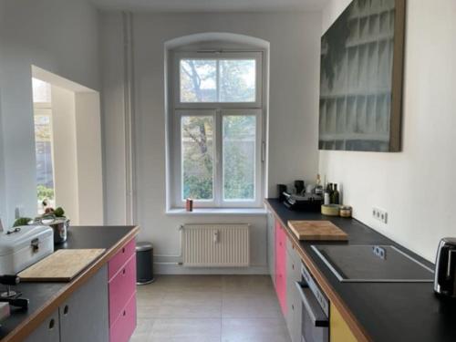 Wunderschöne, großzügige Altbauwohnung in Mitte, Берлин (фото 3)