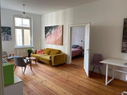 Wunderschöne, großzügige Altbauwohnung in Mitte, Берлин (фото 5)