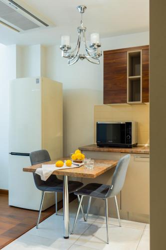 Modern 1BR Apt New Building Self Check-In by Keygo 99 - Tap to explore photos