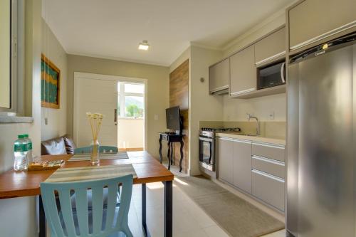 Kitchen, Residencial Casa Flora in Bombinhas
