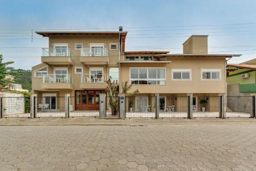 Exterior view, Residencial Casa Flora in Bombinhas