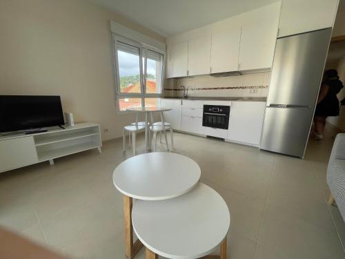 Apartamento a 50m de la playa by Cristian&Tamara"alquileres" in A Revolta