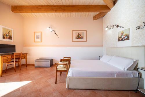Lola Piccolo Hotel - image 5
