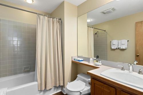 Highridge Court 24 with Wintergreen Advantage in Wintergreen, USA