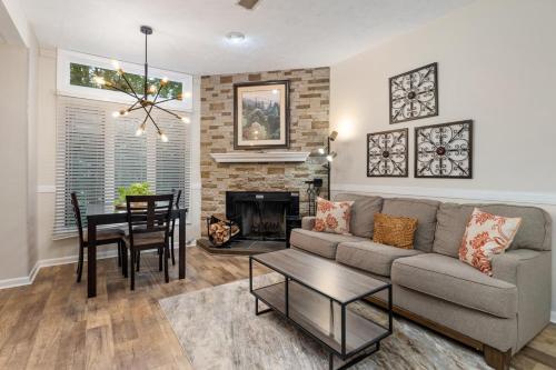 Laurelwood 24 with Wintergreen Advantage
