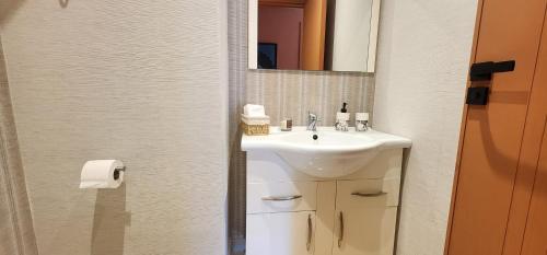 The 23 Princesses by IB Signature - Stylish 2 Bedroom Apt with Wifi, Self check-in - 24 x7 Security - City View - Walk to Cafes! City Centre, Casablanca (Foto 5)