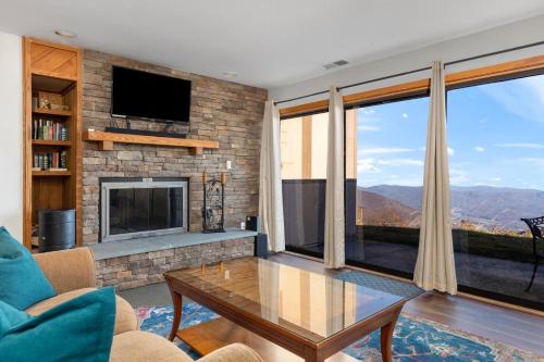 Cliffs 21 with Wintergreen Advantage in Wintergreen, USA