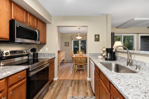 Stoneridge 77 with Wintergreen Advantage in Wintergreen, USA
