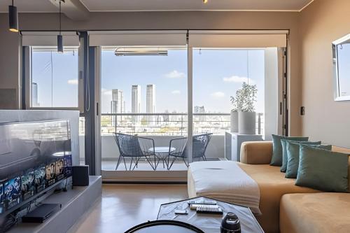 Top con Piscina, Gym, Zona Infantil y 300MB Wi-Fi