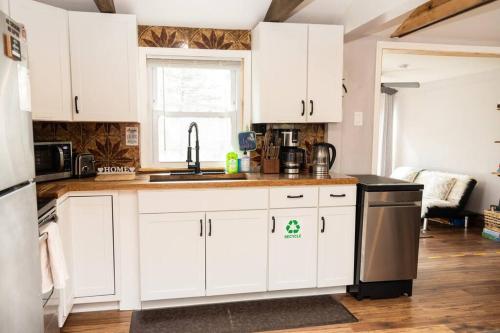 Pocono Lake House Beach, AC in Locust Lakes Village, USA