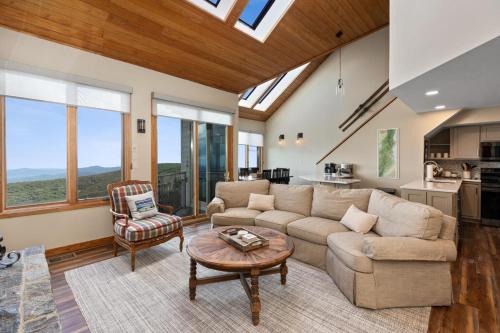 . Vistas 82 with Wintergreen Advantage