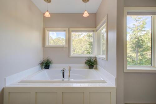 Overlook 48 with Wintergreen Advantage - image 5