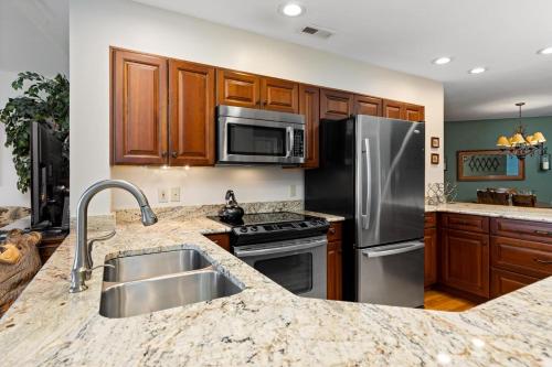 Stonewall Court 21 with Wintergreen Advantage - image 12