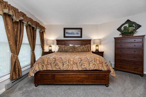 Stonewall Court 21 with Wintergreen Advantage - main image