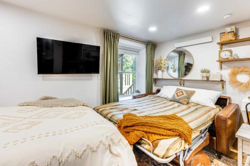Lovers Lane Chalet Dtwn Manitou Springs Studio! detail