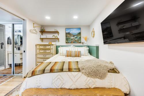 Lovers Lane Chalet Dtwn Manitou Springs Studio! detail