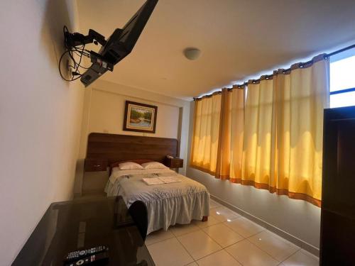 Tallan Hotel in Grau