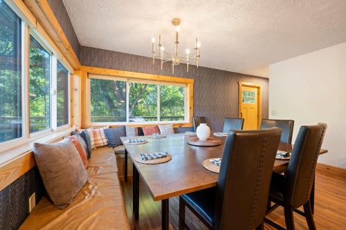 Cozy retreat on private estate with Hot Tub in แลนเคสเตอร์ (OH)