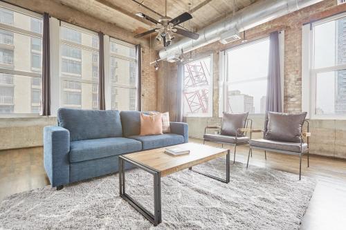 One-Bedroom Apartment with King Bed - Non-Smoking image 10