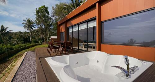 Bobocabin Bunaken Hills in Tongkeina